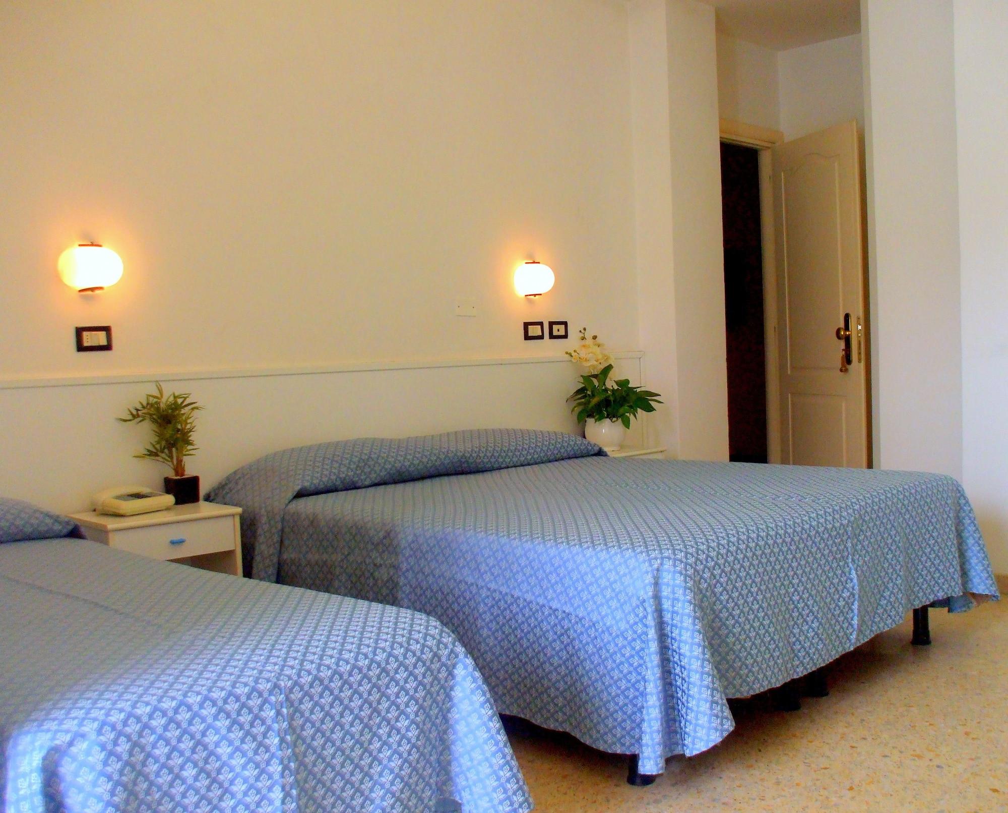 Hotel Elite קאטוליקה מראה חיצוני תמונה