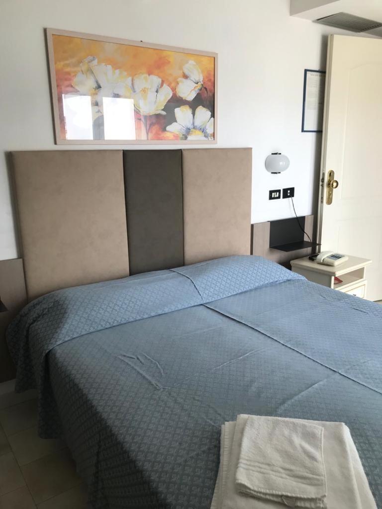 Hotel Elite קאטוליקה מראה חיצוני תמונה