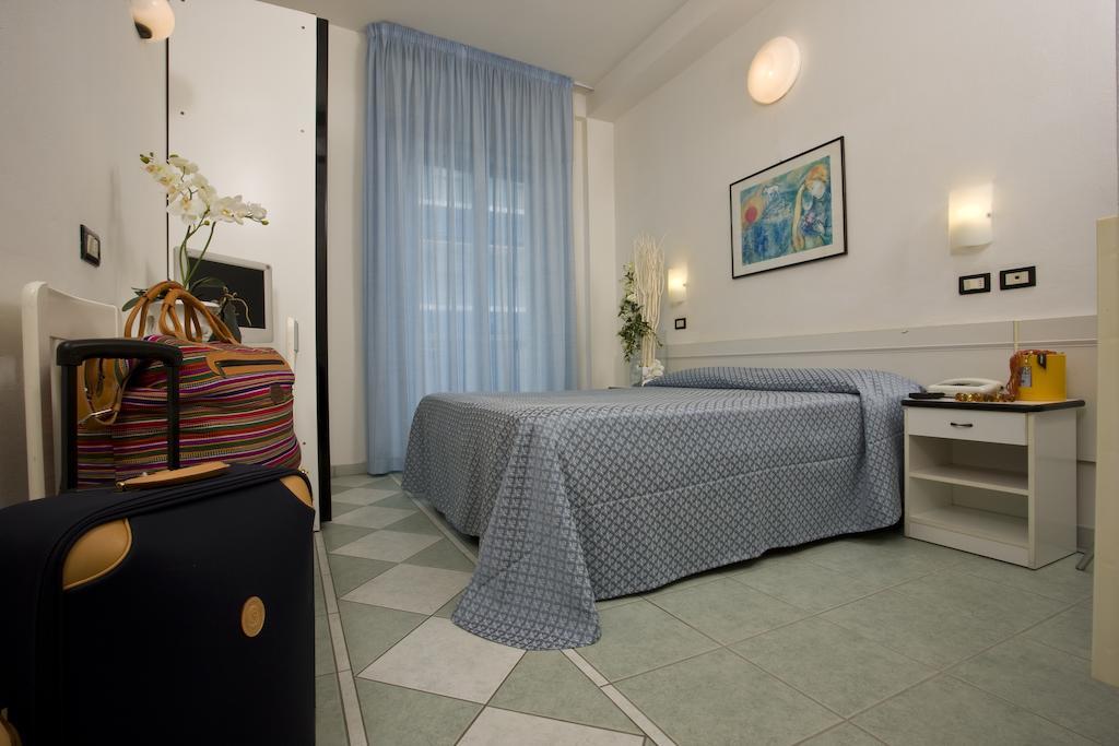 Hotel Elite קאטוליקה חדר תמונה